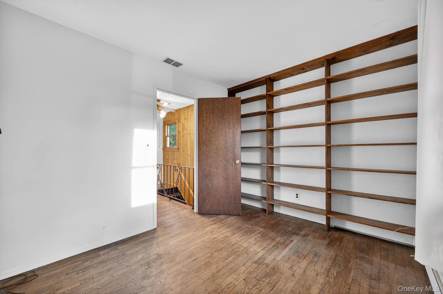 #11 photo, 16 Wagon Lane, ナッソー郡 Glen Head , NY 11545