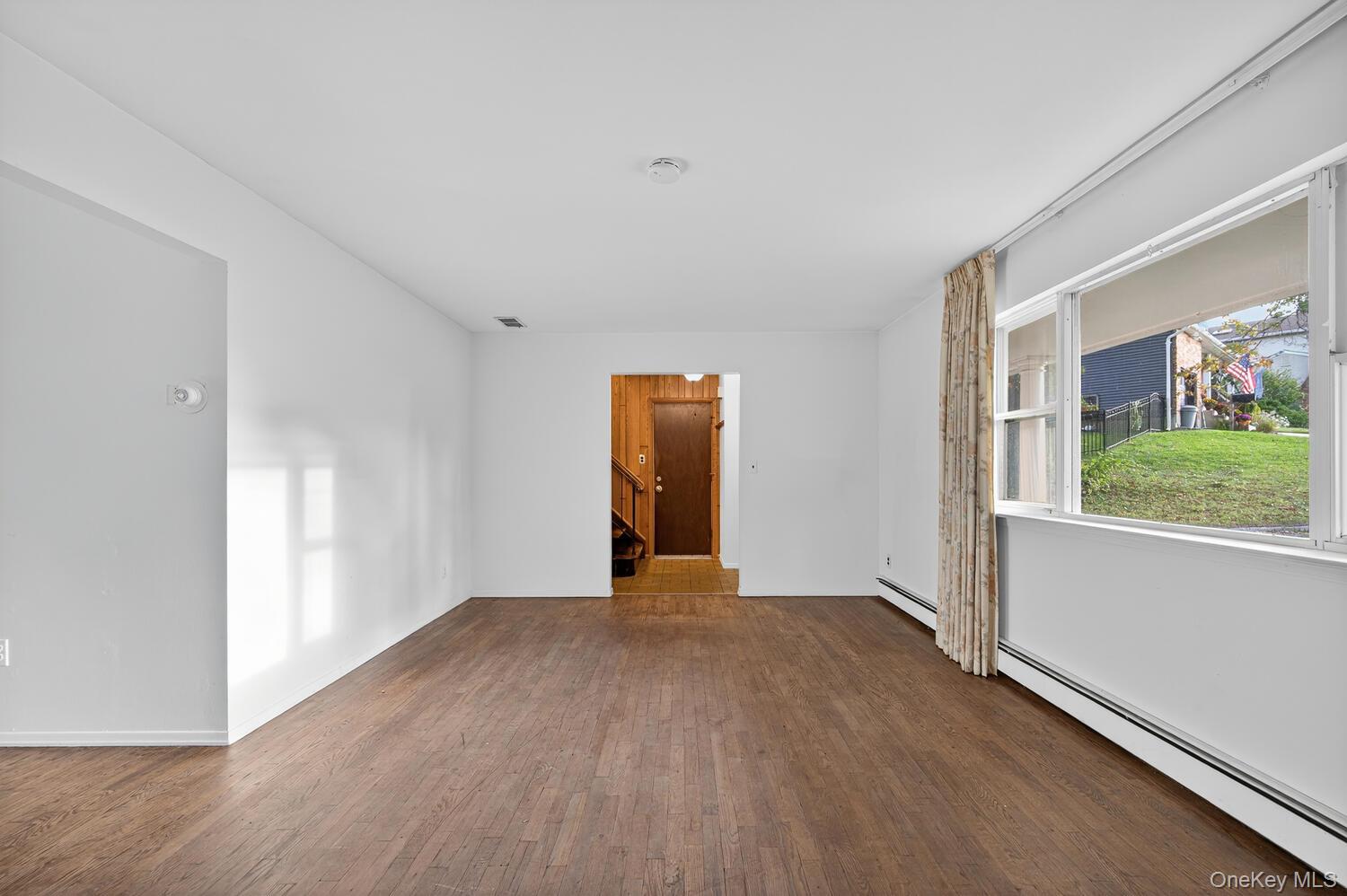 #3 photo, 16 Wagon Lane, ナッソー郡 Glen Head , NY 11545