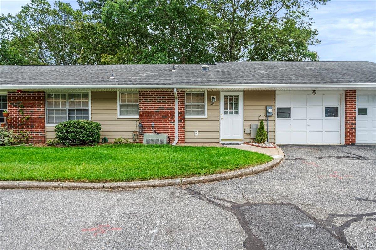 #1 photo, 48 Trent Court, サフォーク郡 Ridge , NY 11961