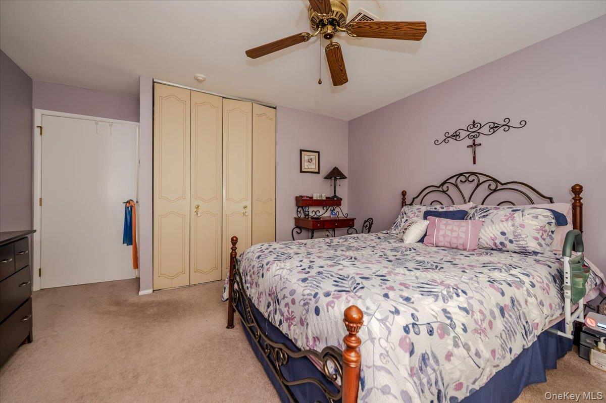 #12 photo, 48 Trent Court, サフォーク郡 Ridge , NY 11961