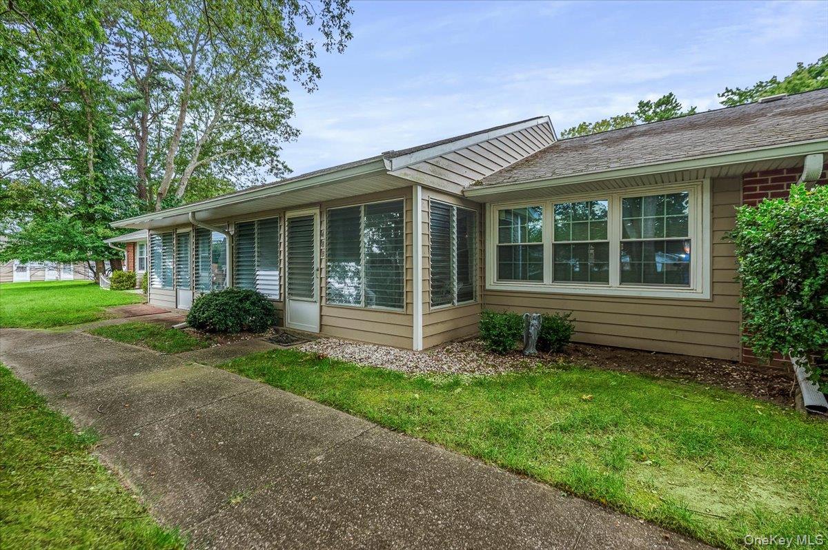 #16 photo, 48 Trent Court, サフォーク郡 Ridge , NY 11961