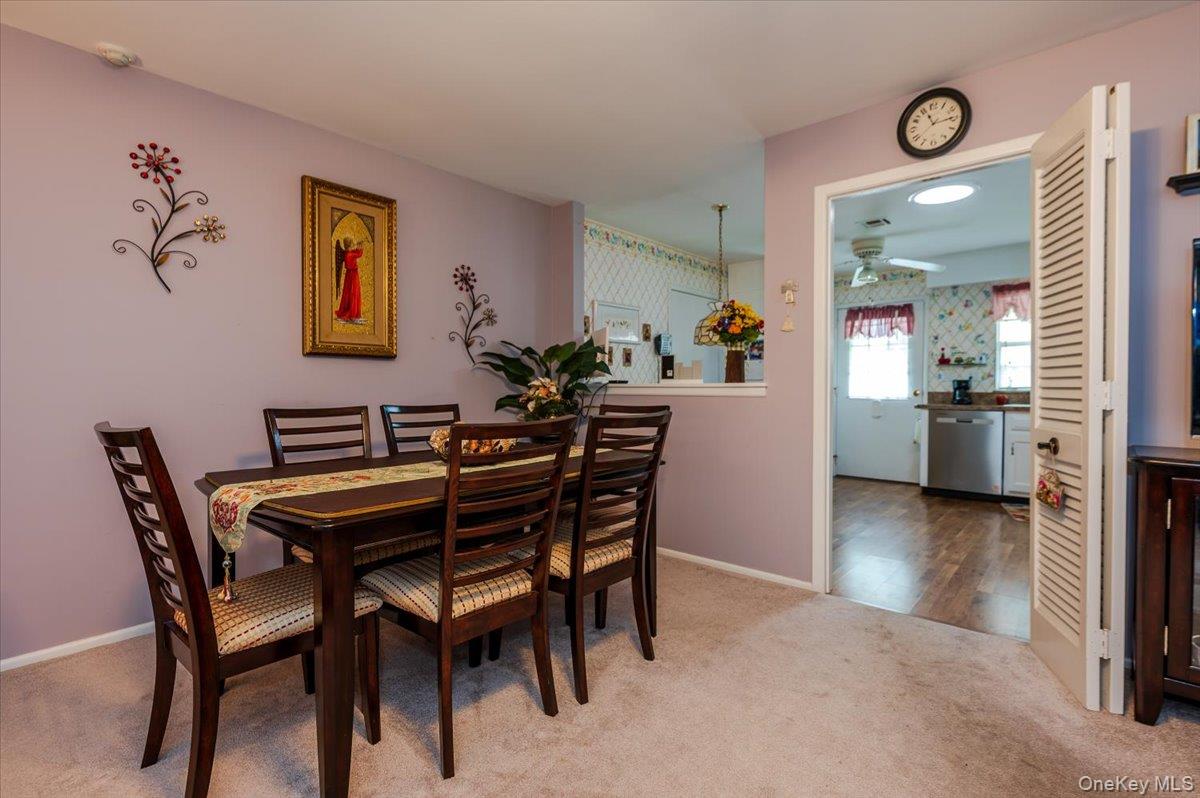 #8 photo, 48 Trent Court, サフォーク郡 Ridge , NY 11961