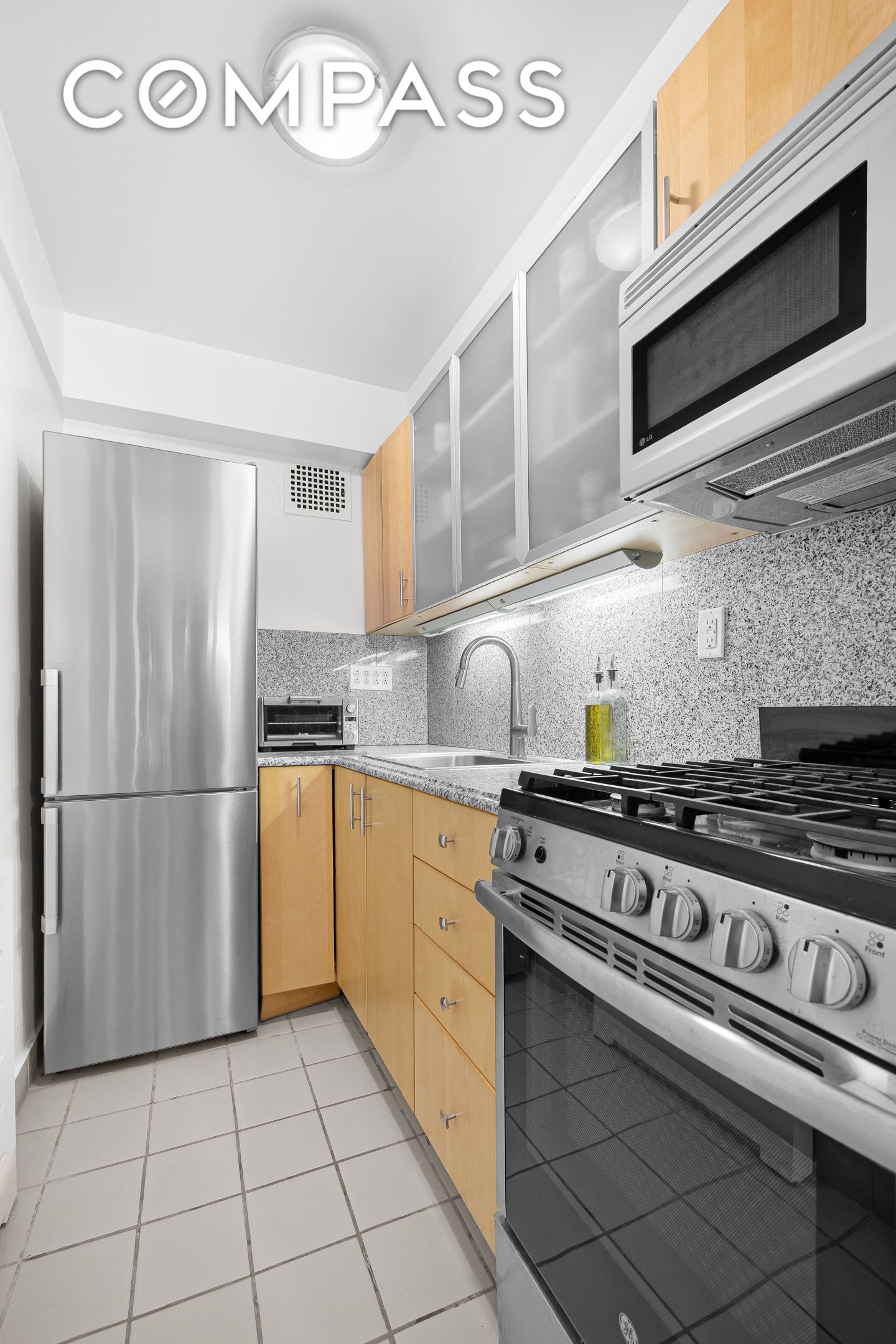 #8 photo, 200 E 36th Street, マンハッタン Murray Hill , NY 10016