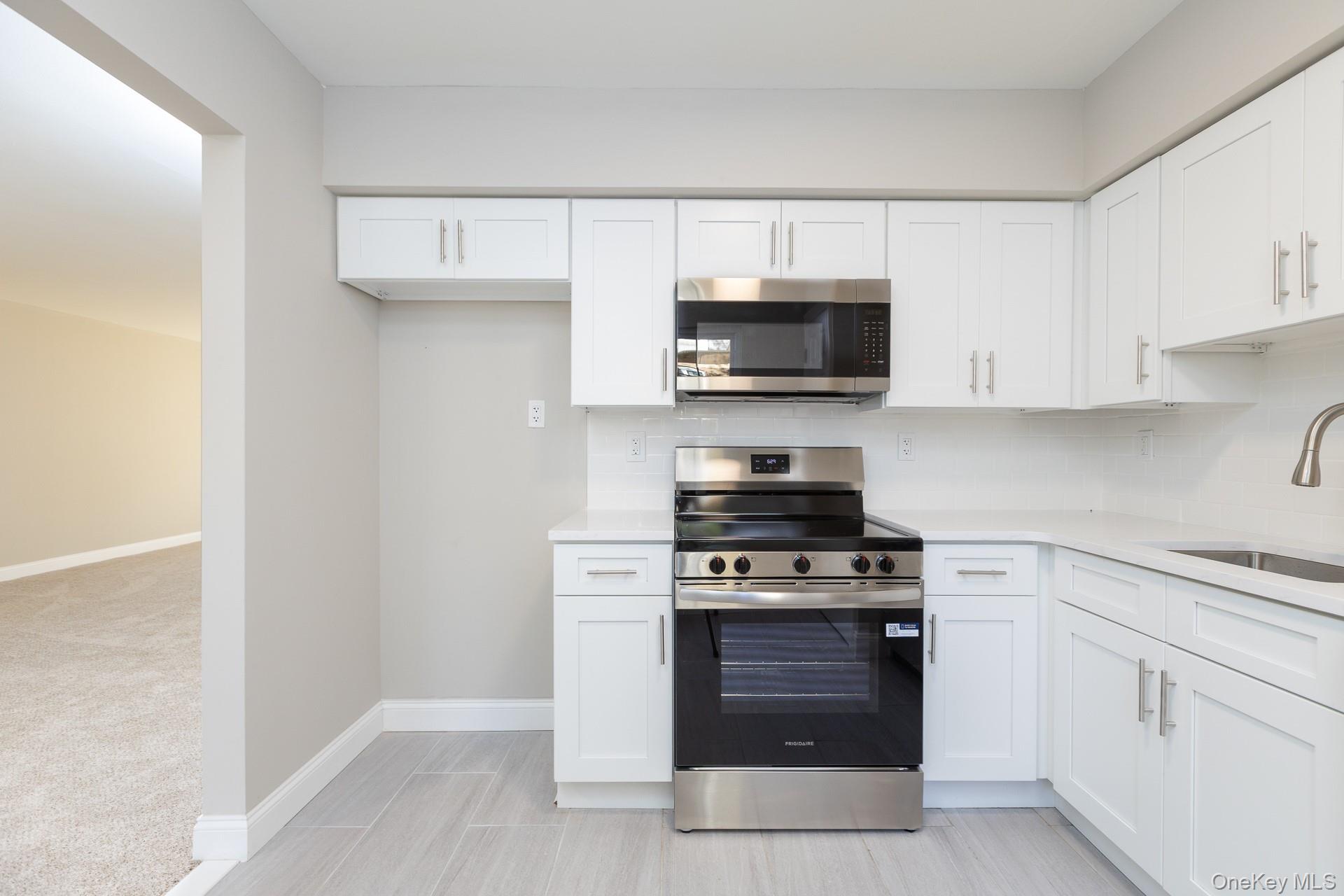 #11 photo, 655 Middle Country Road, 东长岛 科勒姆 Coram , NY 11727