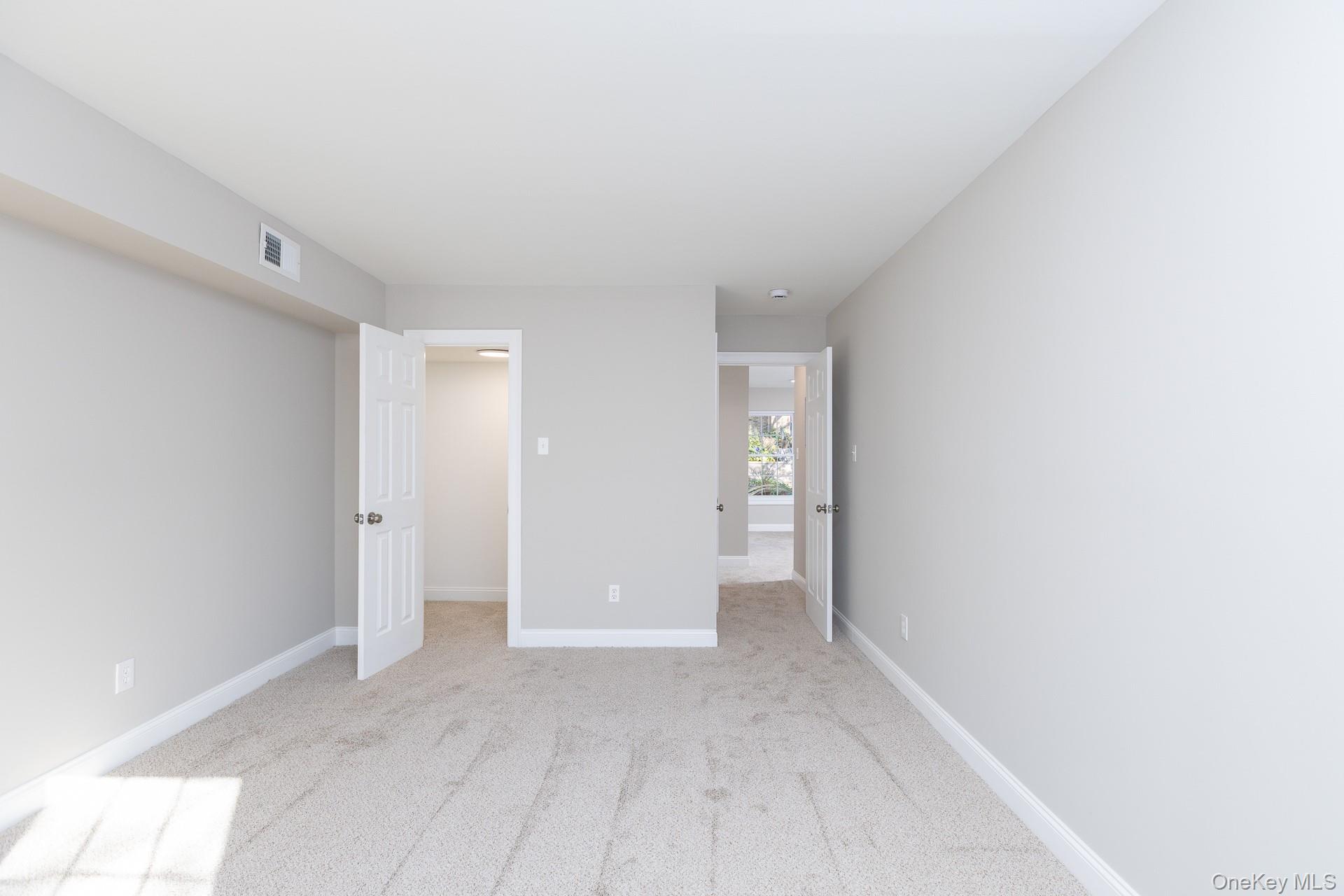 #13 photo, 655 Middle Country Road, 东长岛 科勒姆 Coram , NY 11727