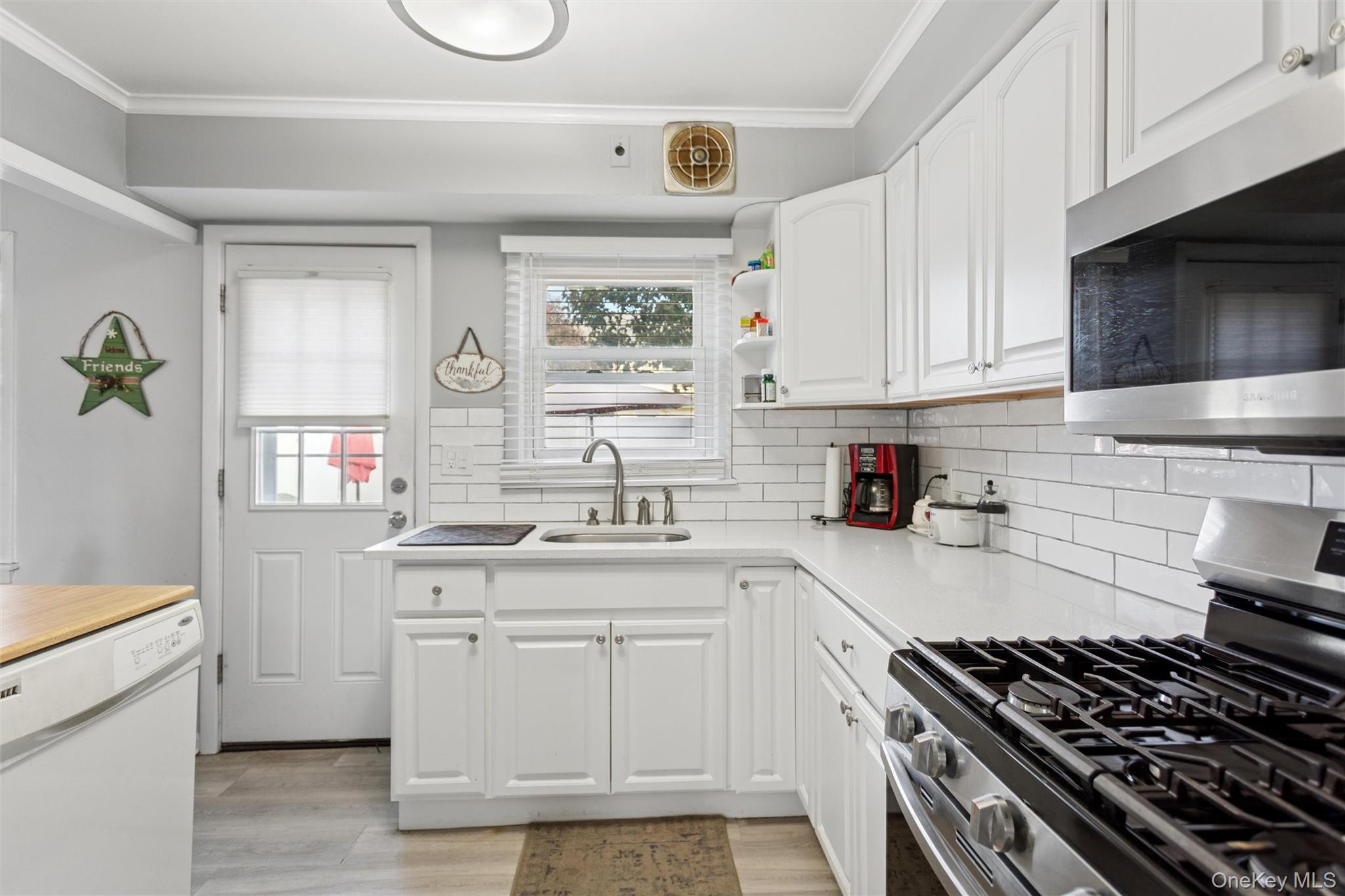 #11 photo, 227 Sunset Avenue, ナッソー郡 Island Park , NY 11558