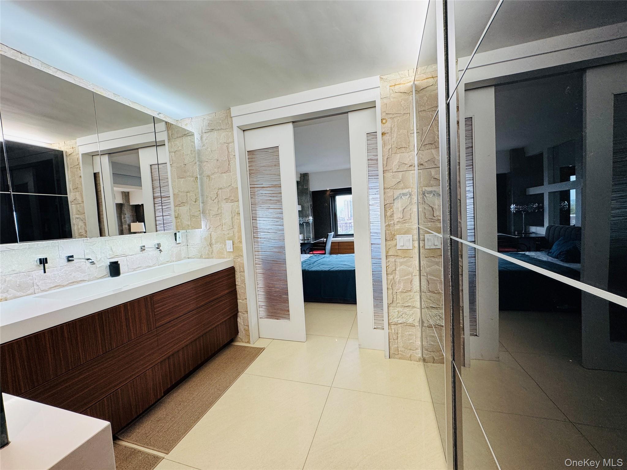 #11 photo, 119-49 Union Turnpike, クイーンズ区 Forest Hills , NY 11375