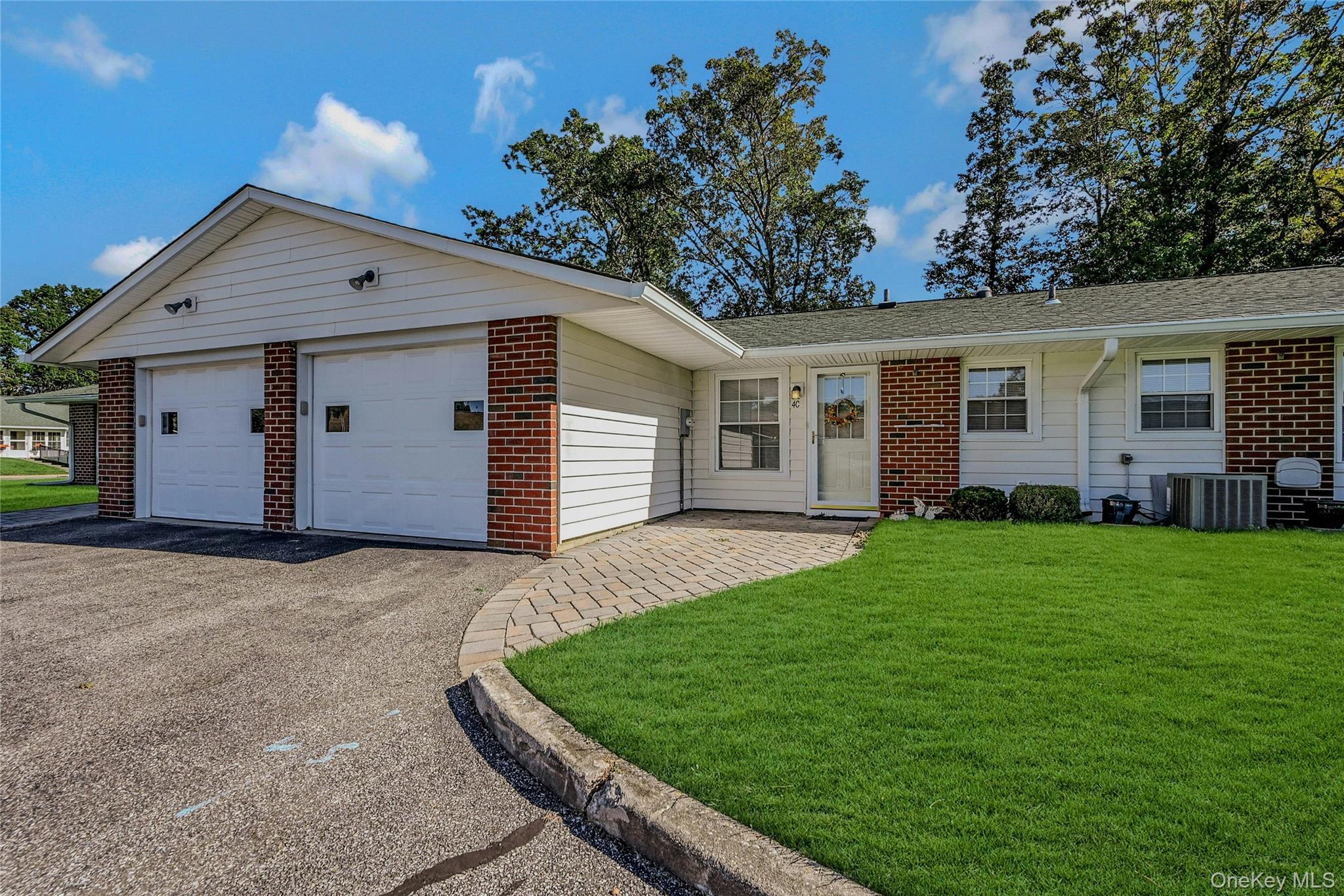 #1 photo, 4 C Guilford Court, サフォーク郡 Ridge , NY 11961