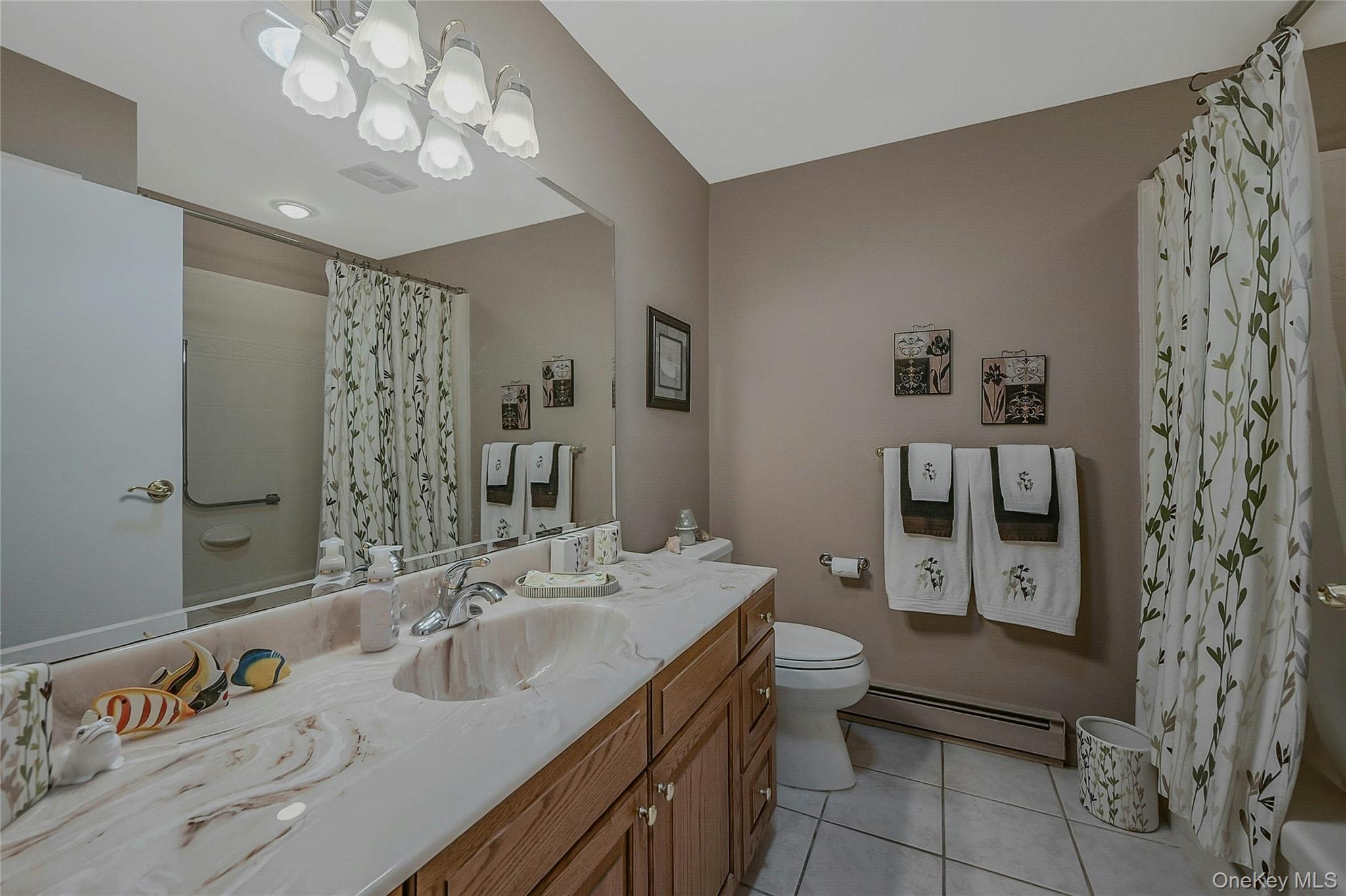 #12 photo, 4 C Guilford Court, サフォーク郡 Ridge , NY 11961