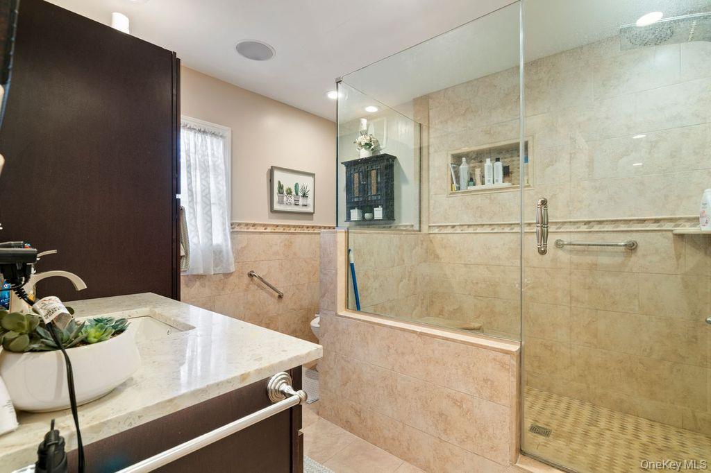 #12 photo, 21 Jasper Street, ナッソー郡 North Valley Stream , NY 11580