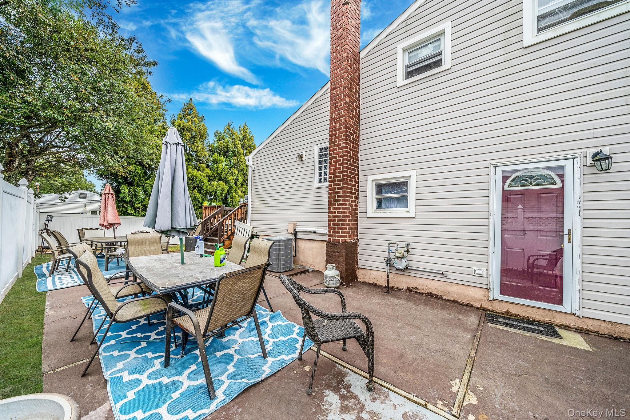 #17 photo, 197 E 2nd Street, サフォーク郡 Deer Park , NY 11729