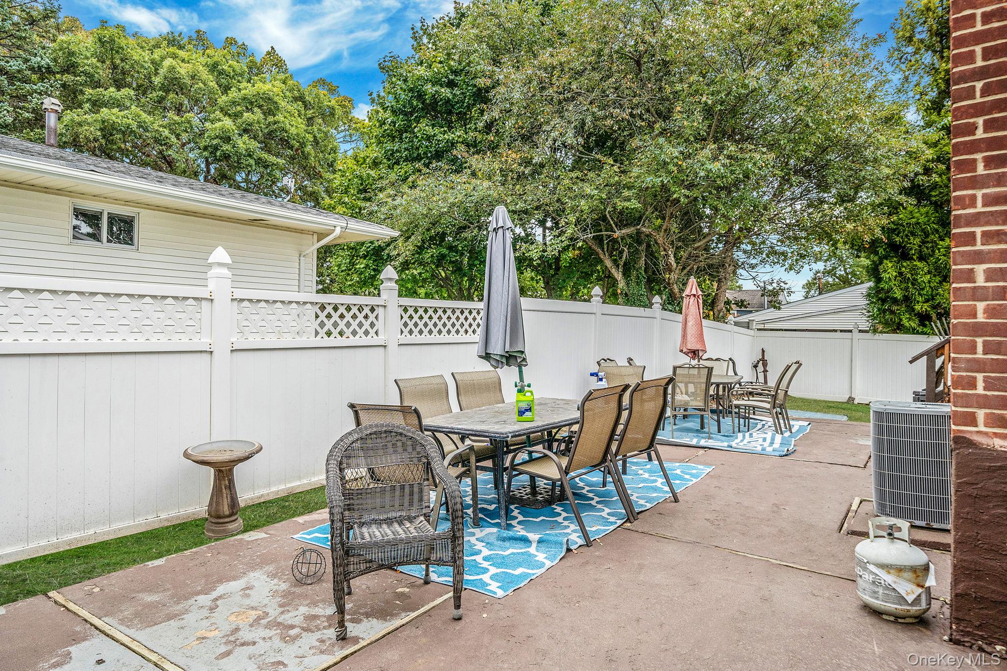 #18 photo, 197 E 2nd Street, サフォーク郡 Deer Park , NY 11729