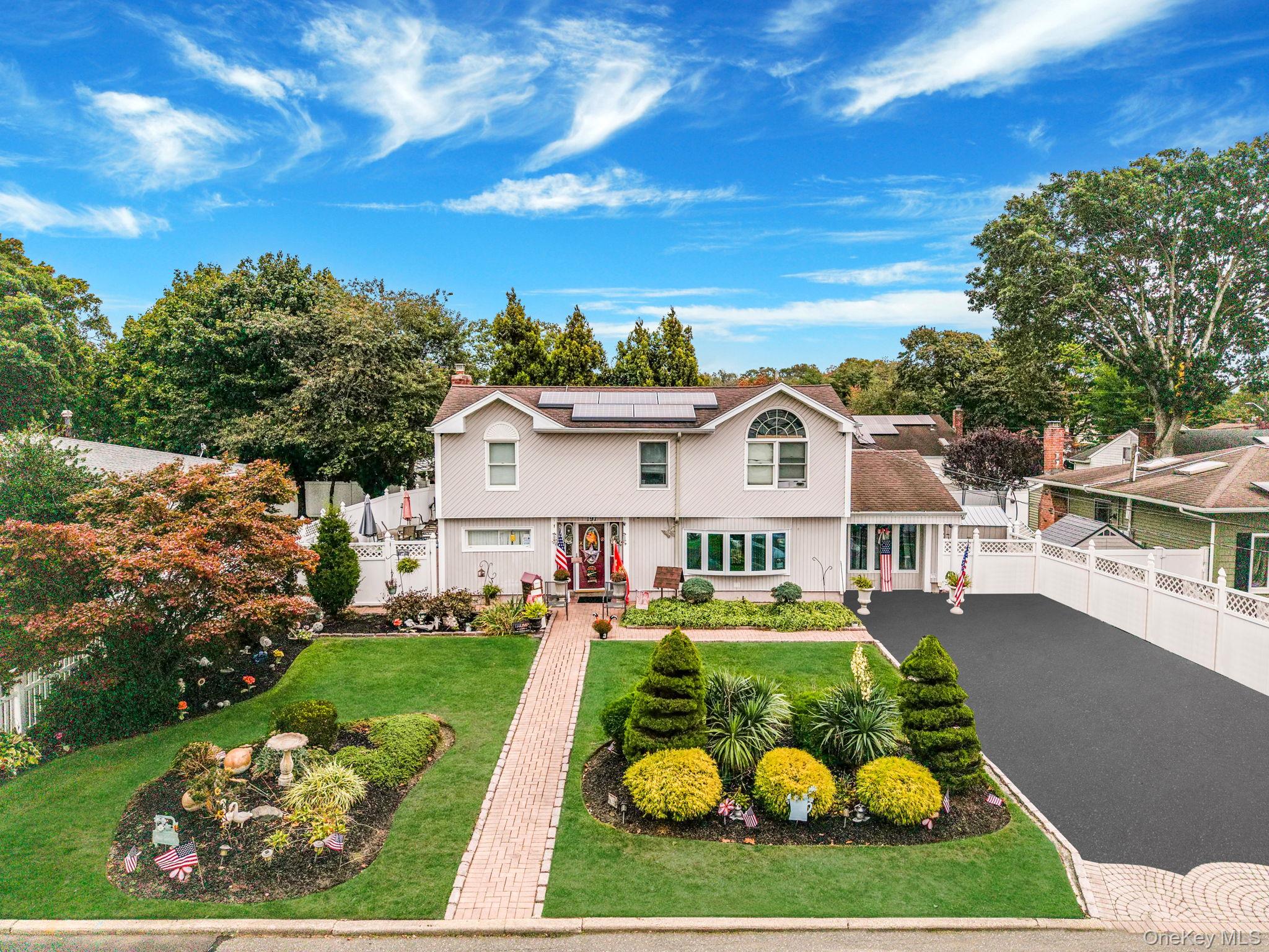 #2 photo, 197 E 2nd Street, サフォーク郡 Deer Park , NY 11729