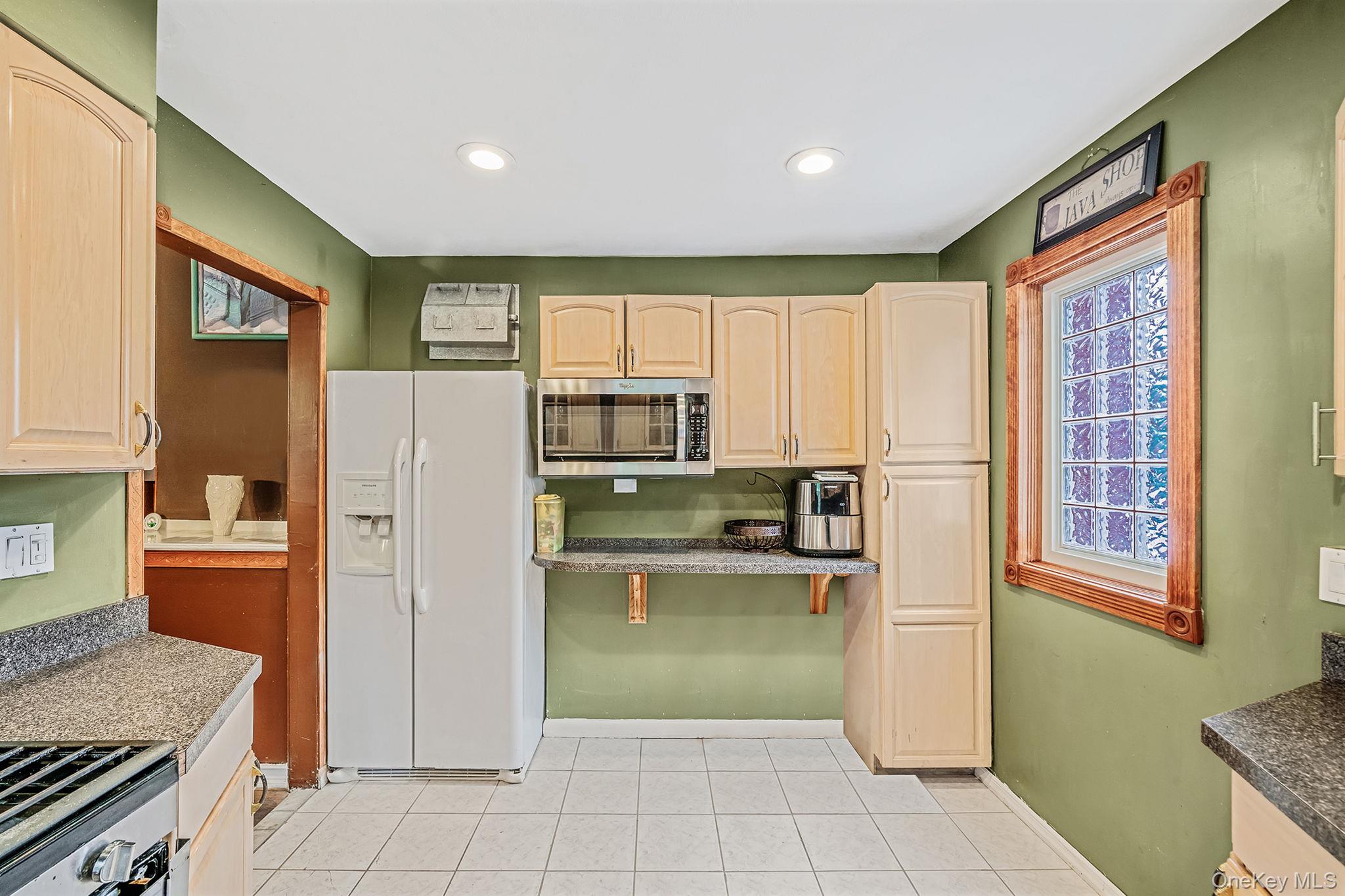 #7 photo, 197 E 2nd Street, サフォーク郡 Deer Park , NY 11729