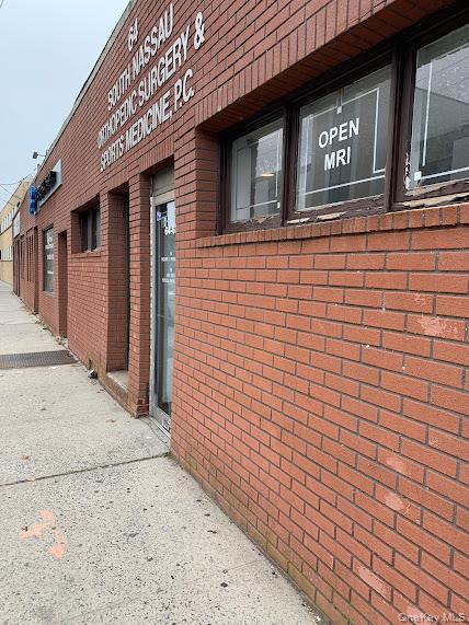 #1 photo, 64-68 Central Avenue, ナッソー郡 Valley Stream , NY 11580