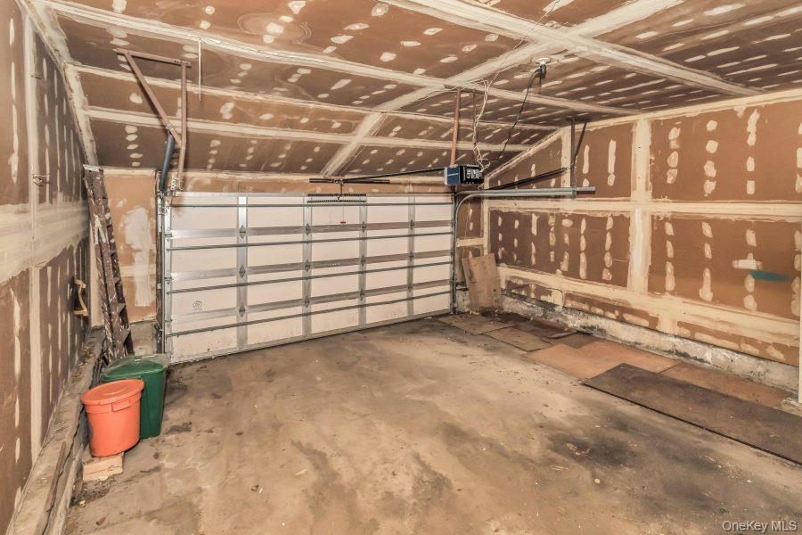 #18 photo, 15 Cedar Drive, ナッソー郡 Roslyn , NY 11576