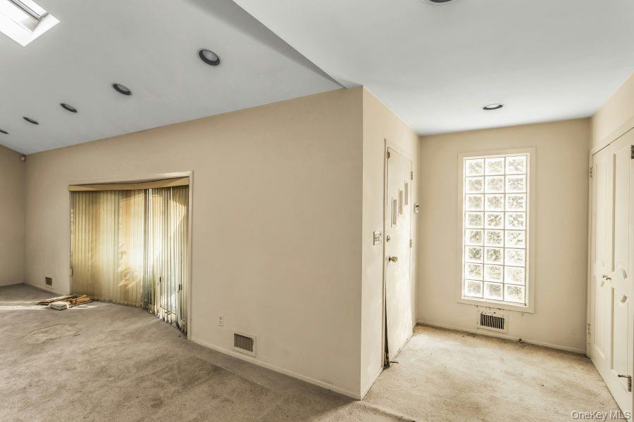 #4 photo, 15 Cedar Drive, ナッソー郡 Roslyn , NY 11576