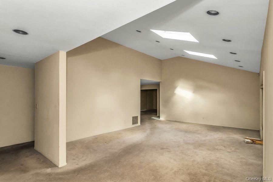 #5 photo, 15 Cedar Drive, ナッソー郡 Roslyn , NY 11576