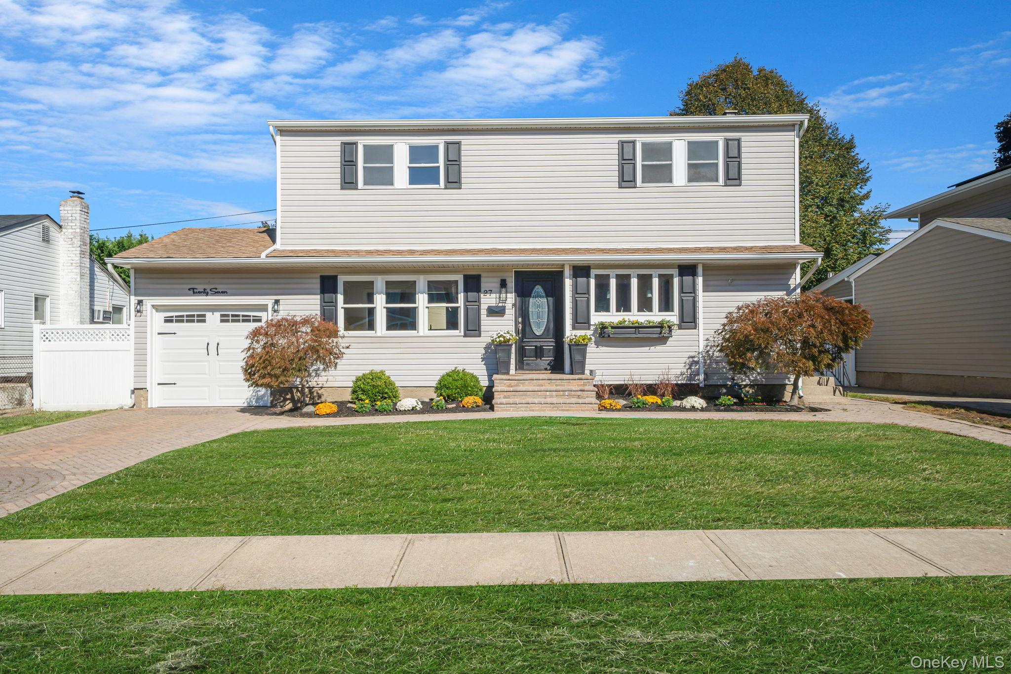 #1 photo, 27 Midlawn Drive, 长岛 Massapequa , NY 11758