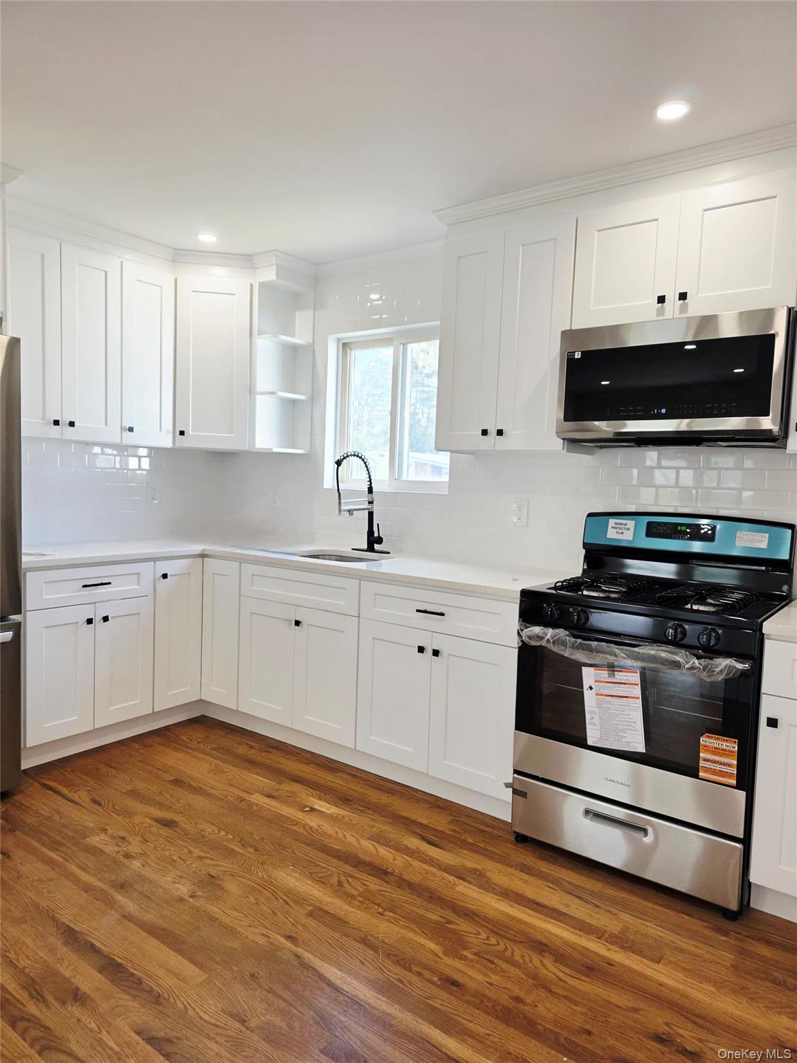 #4 photo, 26 Midday Drive, サフォーク郡 Centereach , NY 11720