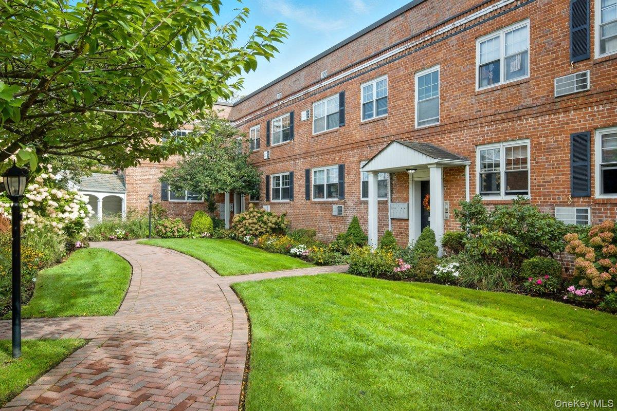 #1 photo, 51 Lincoln Avenue, Rockville Centre , NY 11570