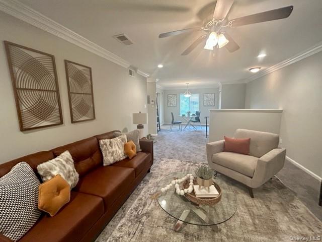 #5 photo, 45 Country Club Drive, サフォーク郡 Coram , NY 11727