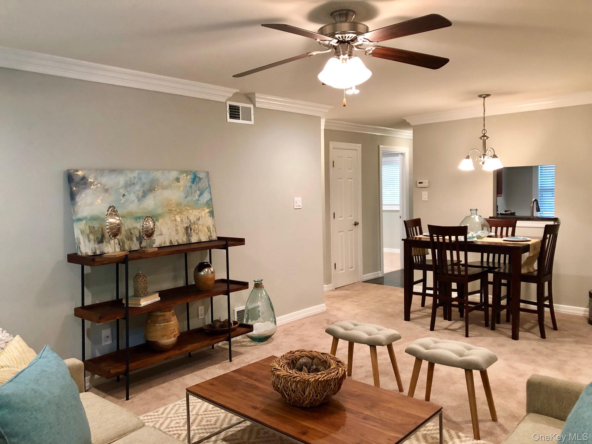 #5 photo, 17 Country Club Drive, サフォーク郡 Coram , NY 11727