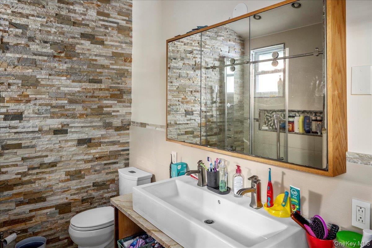 #13 photo, 19633 Foothill Avenue, Holliswood , NY 11423