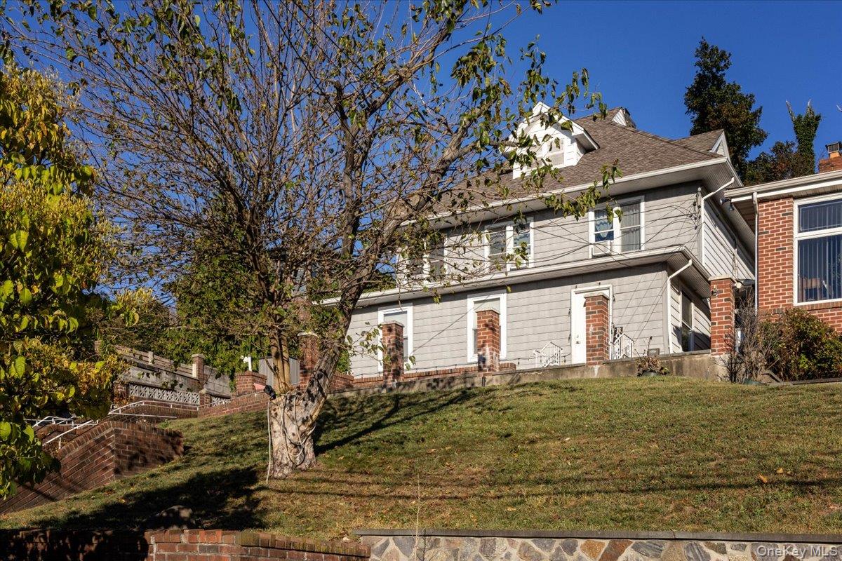 #4 photo, 19633 Foothill Avenue, Holliswood , NY 11423