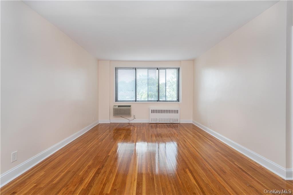 #3 photo, 411 Bronx River Road, Yonkers , NY 10704