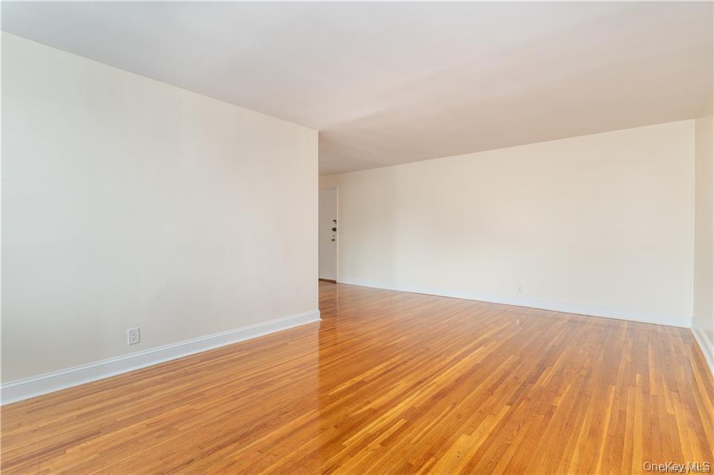 #5 photo, 411 Bronx River Road, Yonkers , NY 10704