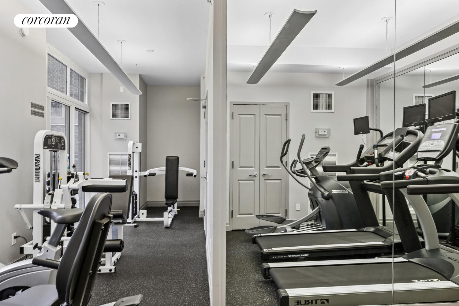 #10 photo, 272 W 107TH Street, マンハッタン Upper West Side , NY 10025