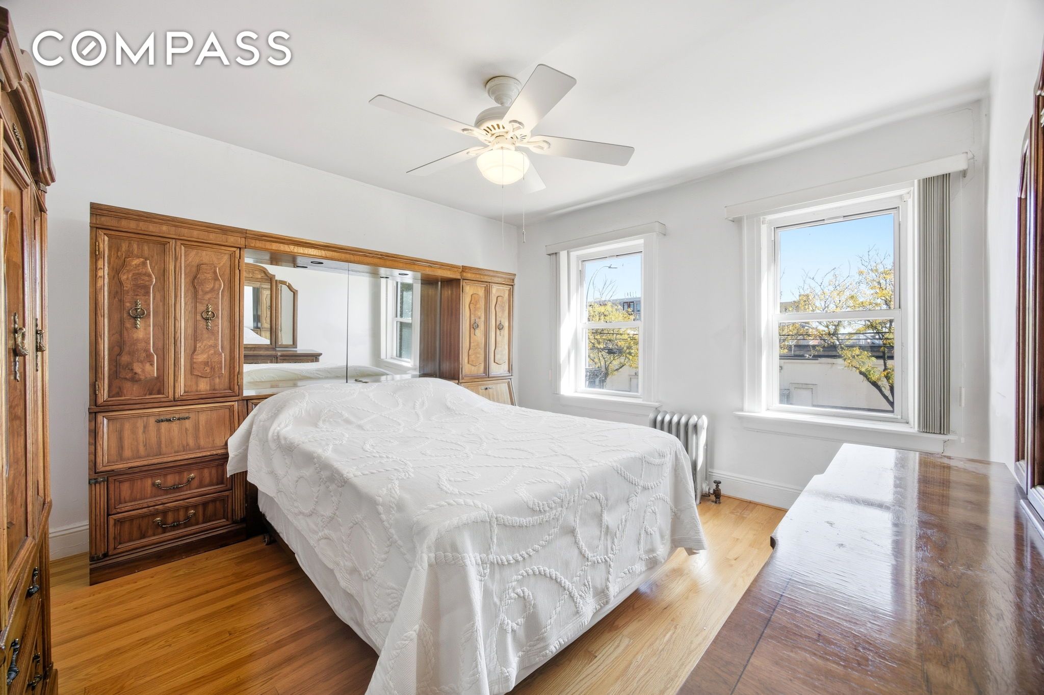 #14 photo, 22-44 43rd Street, クイーンズ区 Astoria , NY 11105