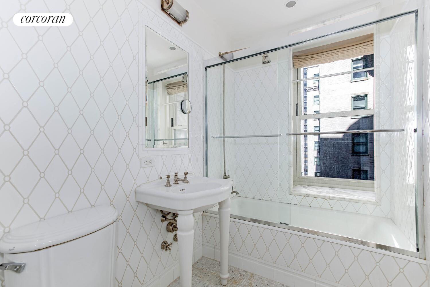 #6 photo, New York City, マンハッタン Central Park South , NY 10019