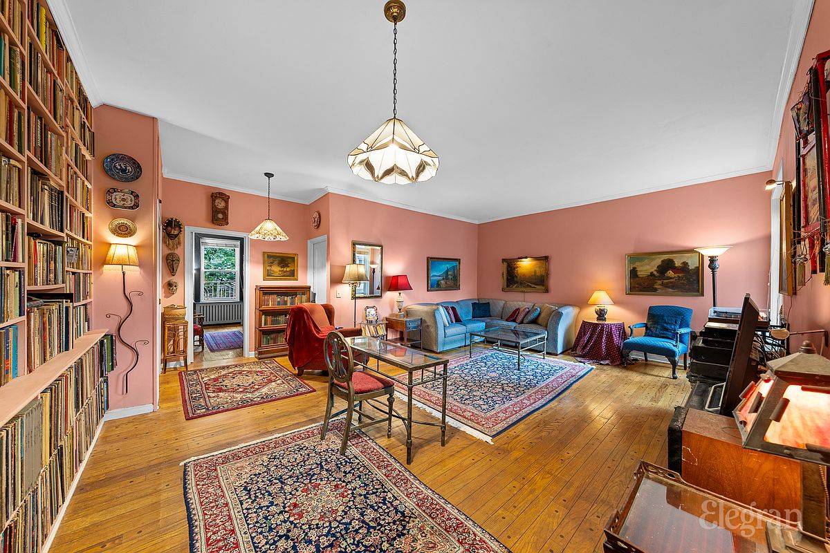 #1 photo, 552 Riverside Drive, マンハッタン Morningside Heights , NY 10027-3215