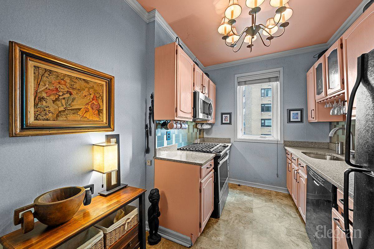 #4 photo, 552 Riverside Drive, マンハッタン Morningside Heights , NY 10027-3215