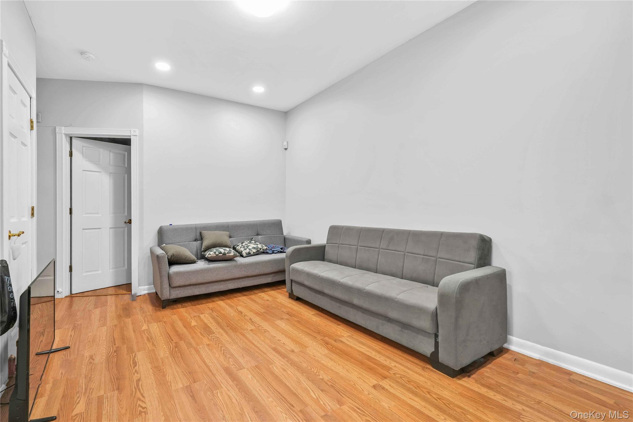 #3 photo, 1371 Prospect Avenue, ブロンクス区 Bronx , NY 10459