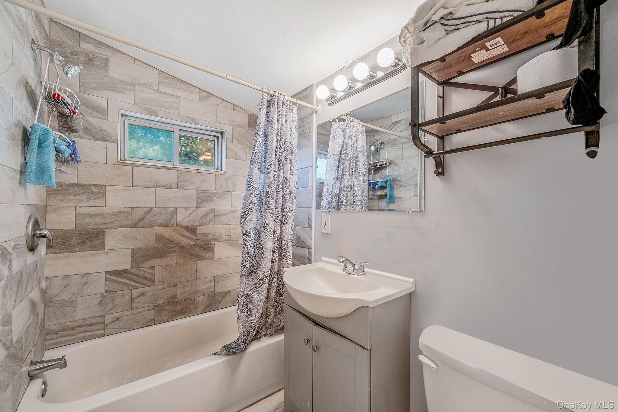 #14 photo, 15 Sayville Road, サフォーク郡 Mastic Beach , NY 11951