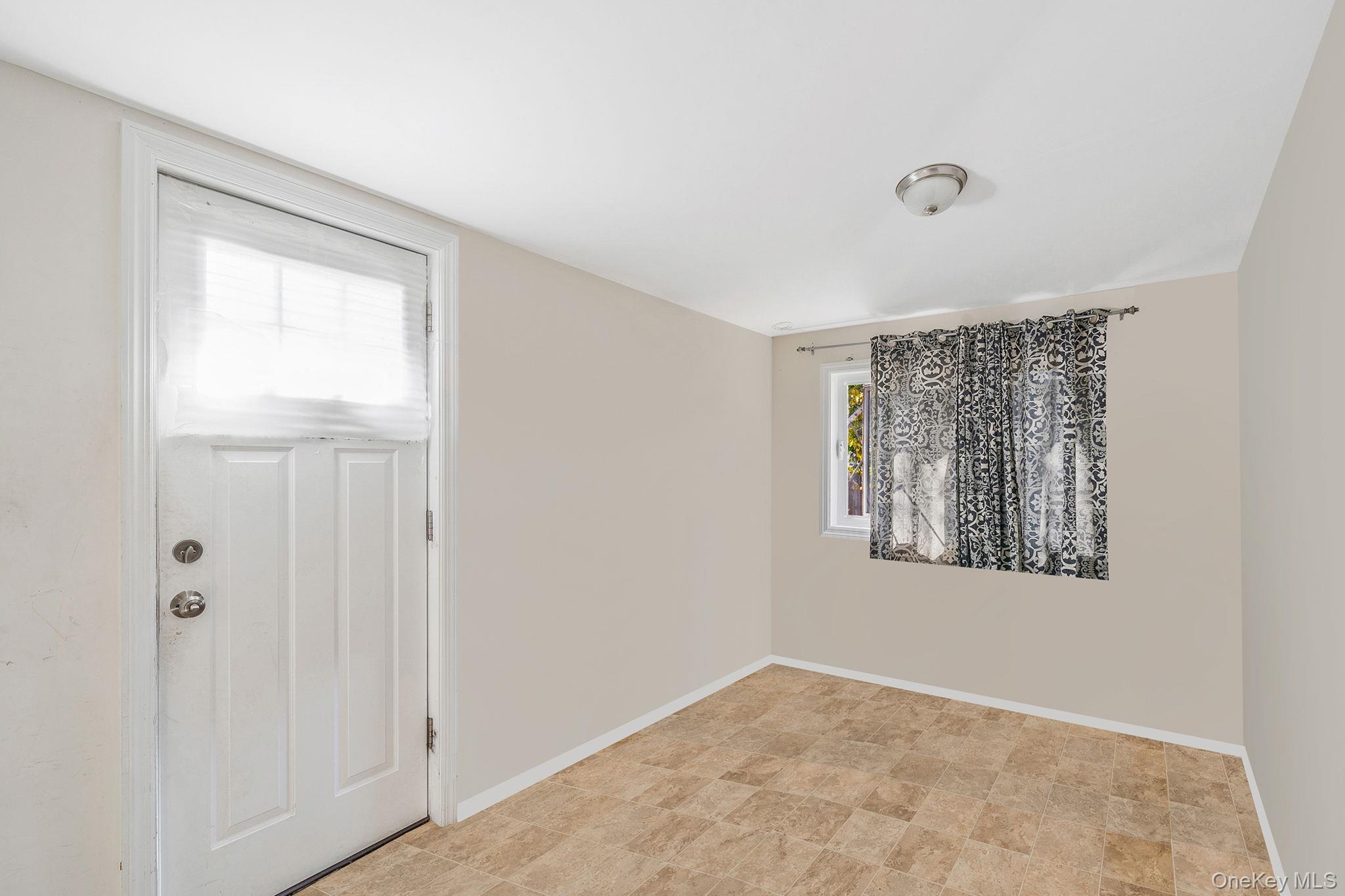 #5 photo, 15 Sayville Road, サフォーク郡 Mastic Beach , NY 11951