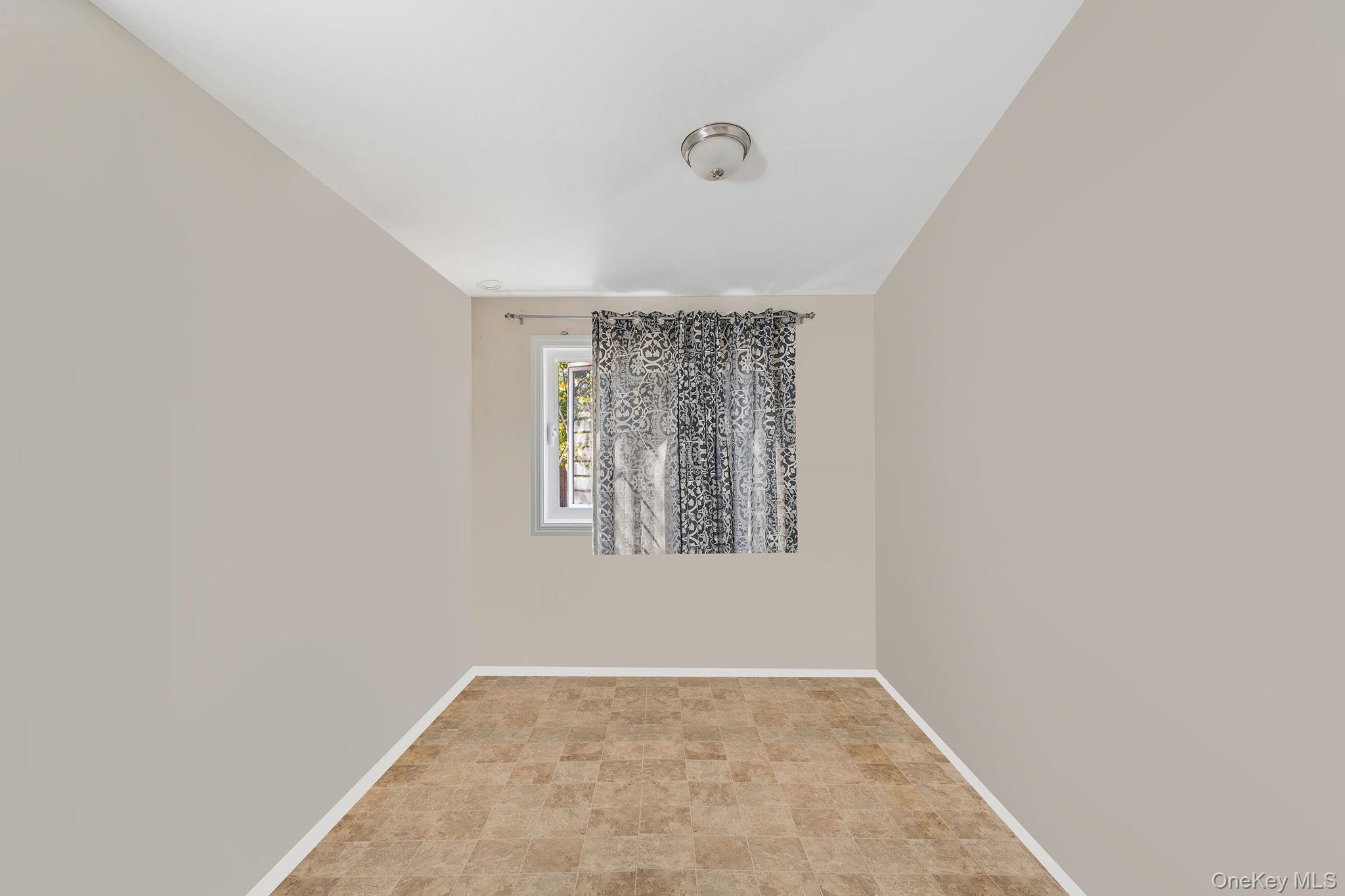 #6 photo, 15 Sayville Road, サフォーク郡 Mastic Beach , NY 11951