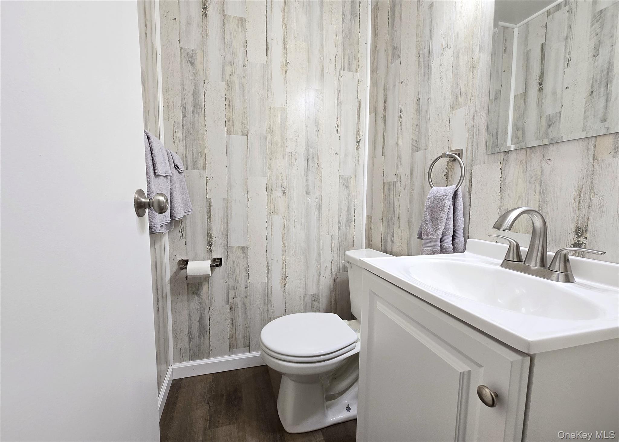 #13 photo, 236 Sagamore Hills Drive, サフォーク郡 Port Jefferson Station , NY 11776