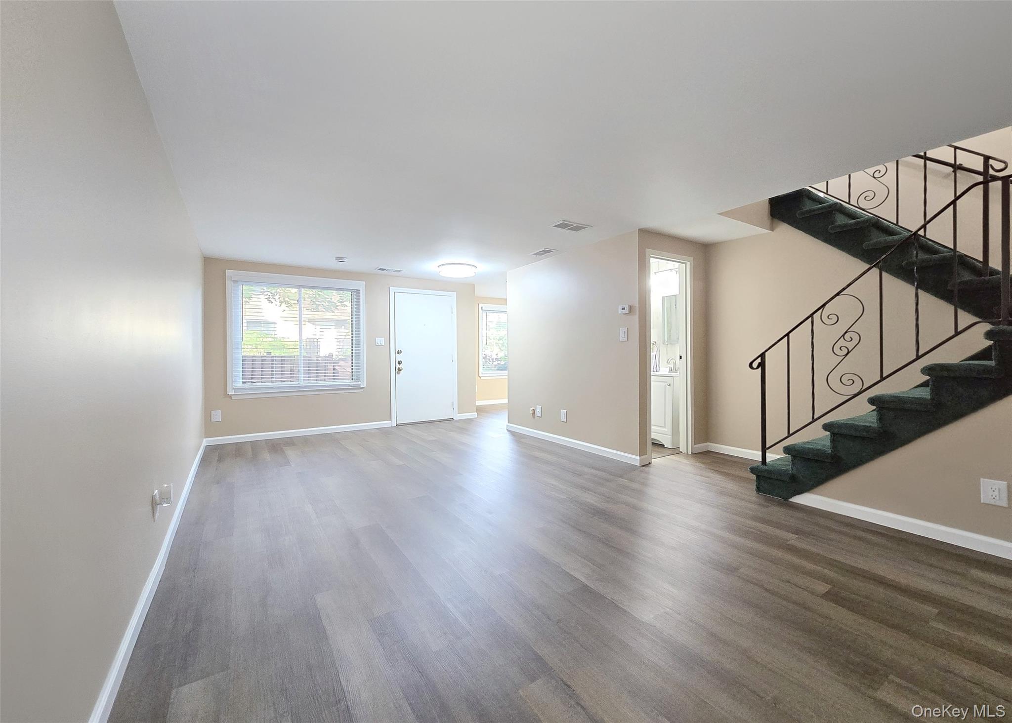 #4 photo, 236 Sagamore Hills Drive, サフォーク郡 Port Jefferson Station , NY 11776