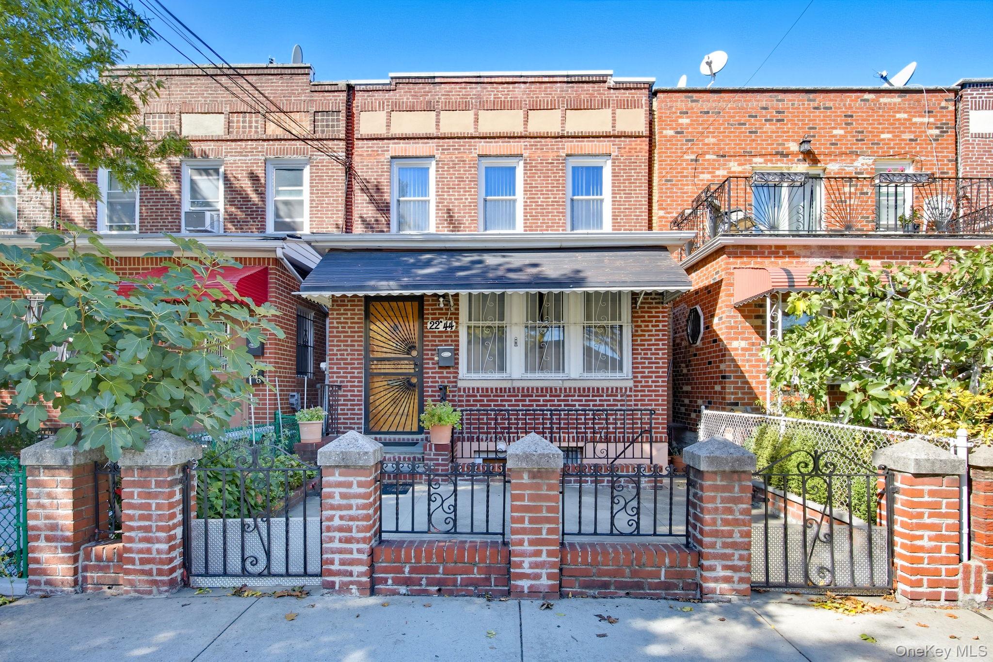 #1 photo, 2244 43rd Street, クイーンズ区 Astoria , NY 11105