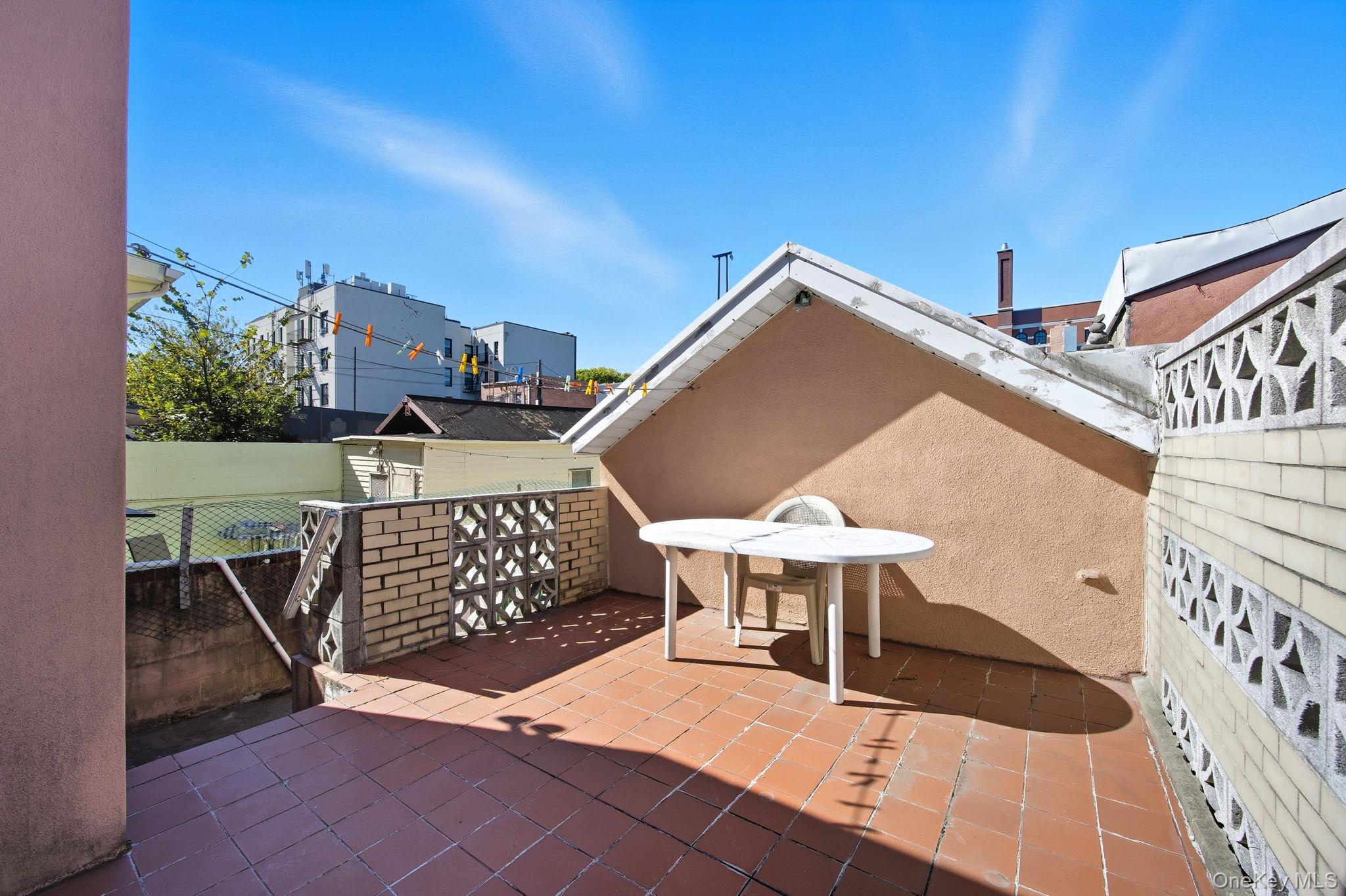 #18 photo, 2244 43rd Street, クイーンズ区 Astoria , NY 11105