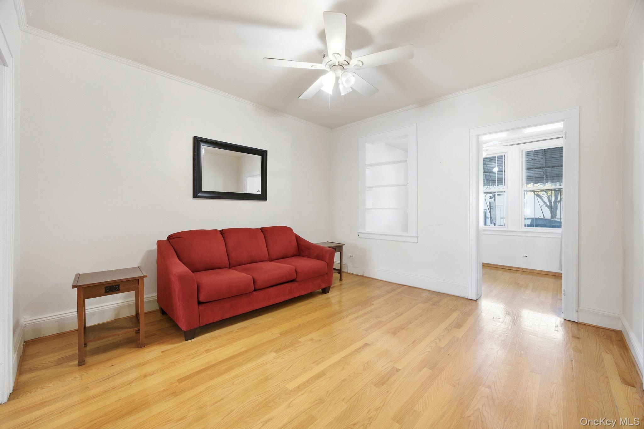 #6 photo, 2244 43rd Street, クイーンズ区 Astoria , NY 11105