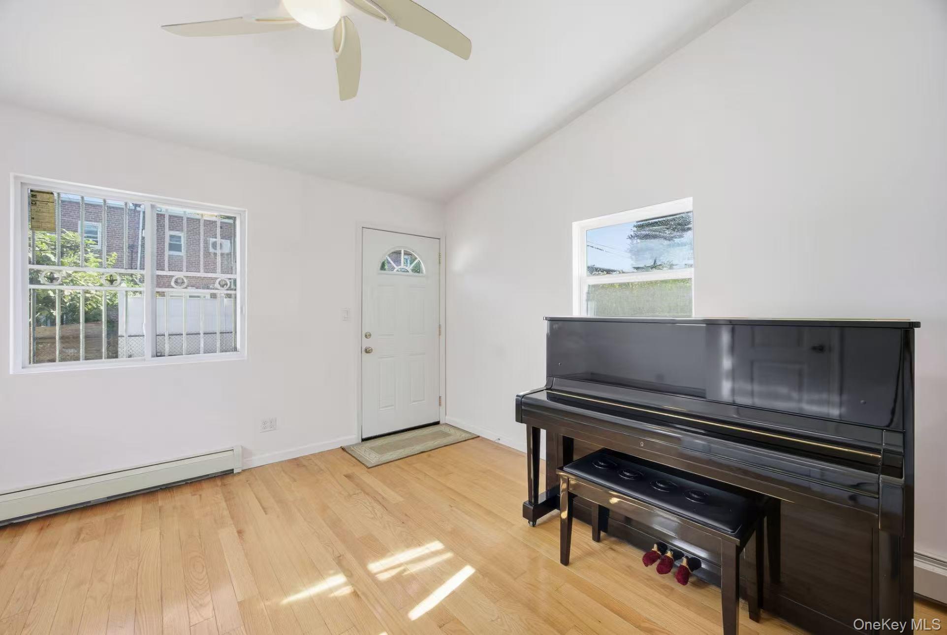 #13 photo, 6739 197th Street, 皇后区 新鲜草原 Fresh Meadows , NY 11365