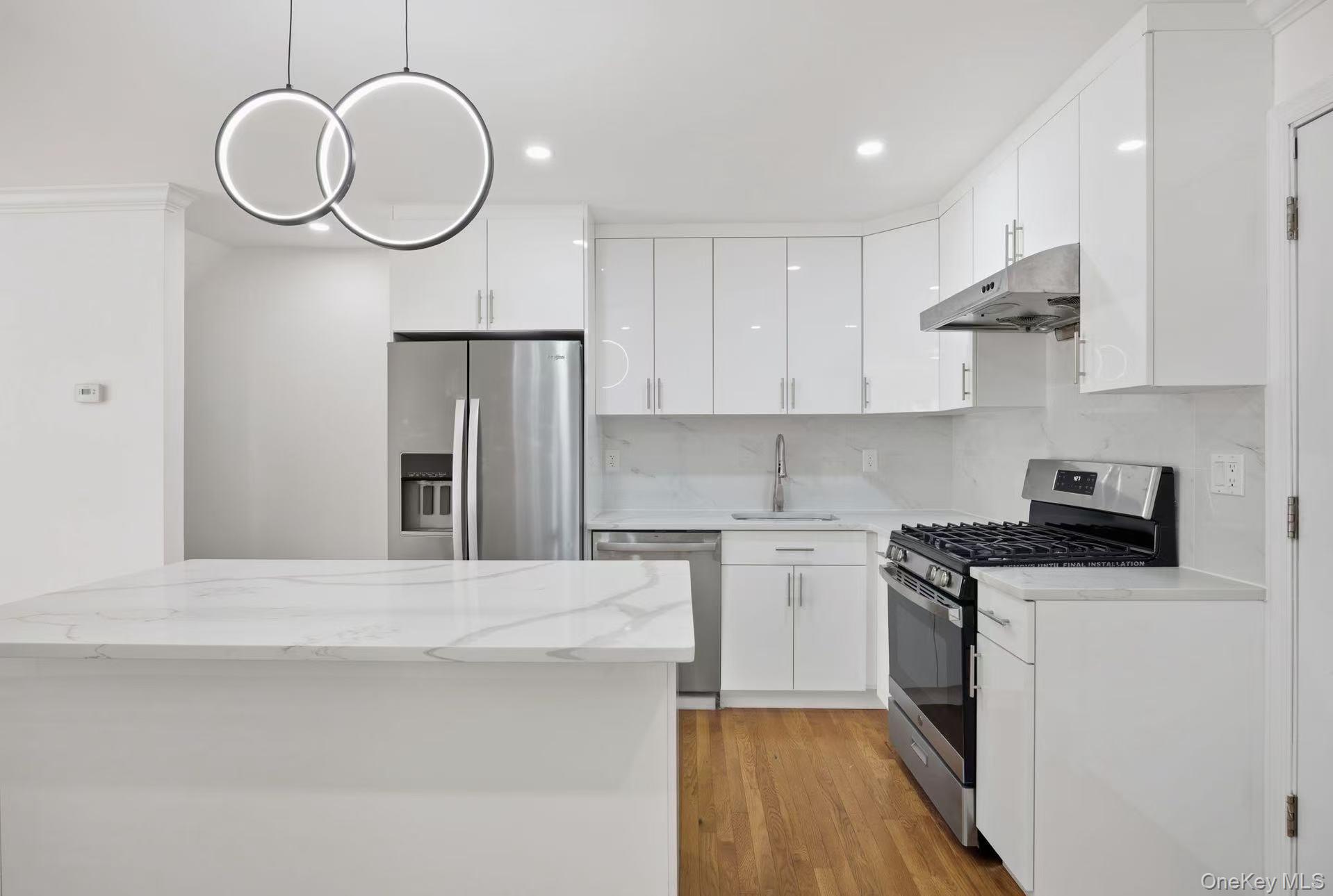 #4 photo, 6739 197th Street, 皇后区 新鲜草原 Fresh Meadows , NY 11365