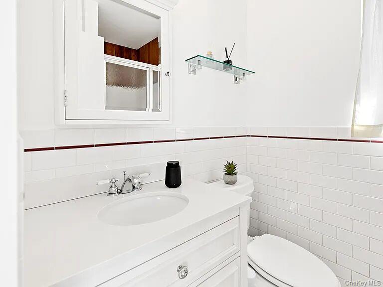 #15 photo, 8 School Street, サフォーク郡 Hampton Bays , NY 11946