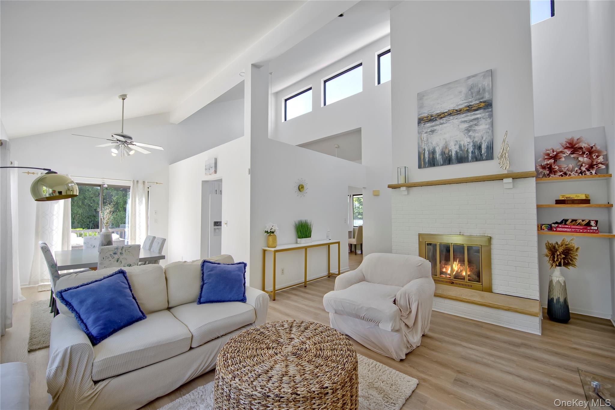 #3 photo, 8 School Street, サフォーク郡 Hampton Bays , NY 11946