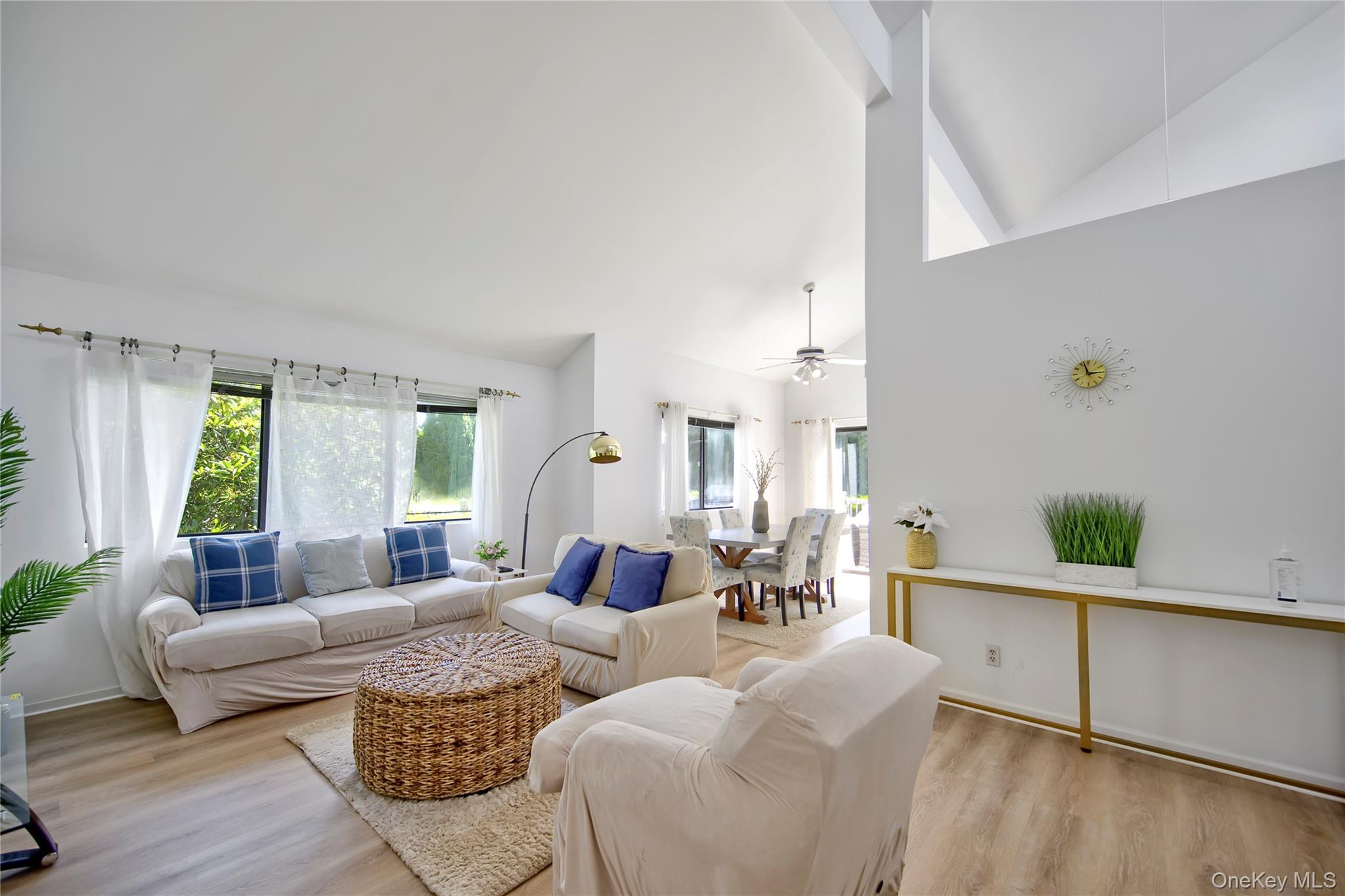 #4 photo, 8 School Street, サフォーク郡 Hampton Bays , NY 11946